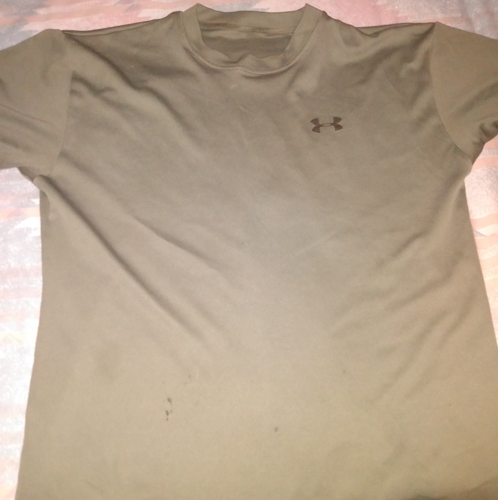 Women's or boys under armour shirt